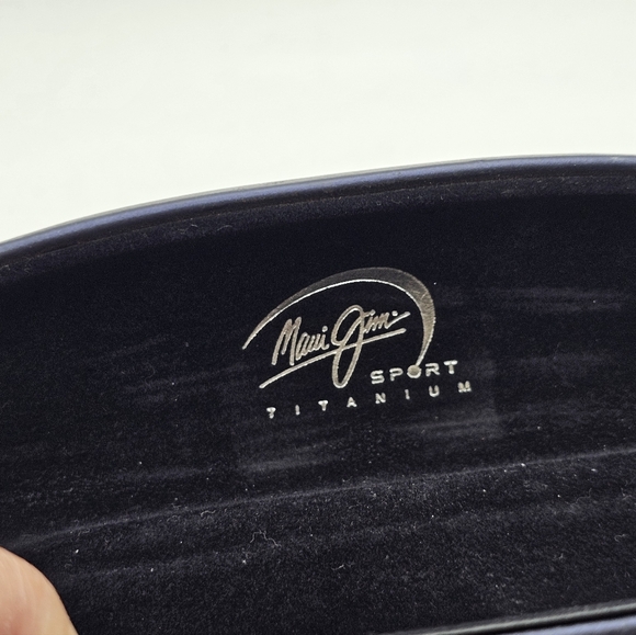 Maui Jim Sunglasses - Picture 6 of 7